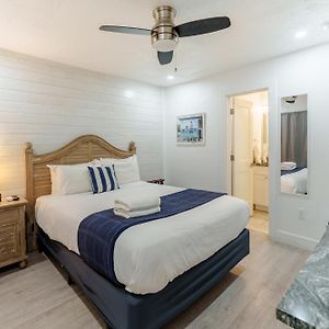 Siesta Bar Side Sleeps 2